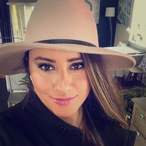 Meet your Posher, Melis